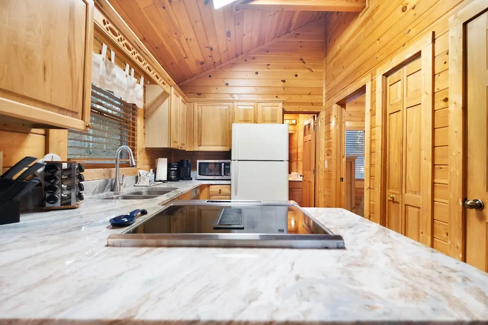 Private Smoky Mtn Log Home w/ 2 Decks + Hot Tub!