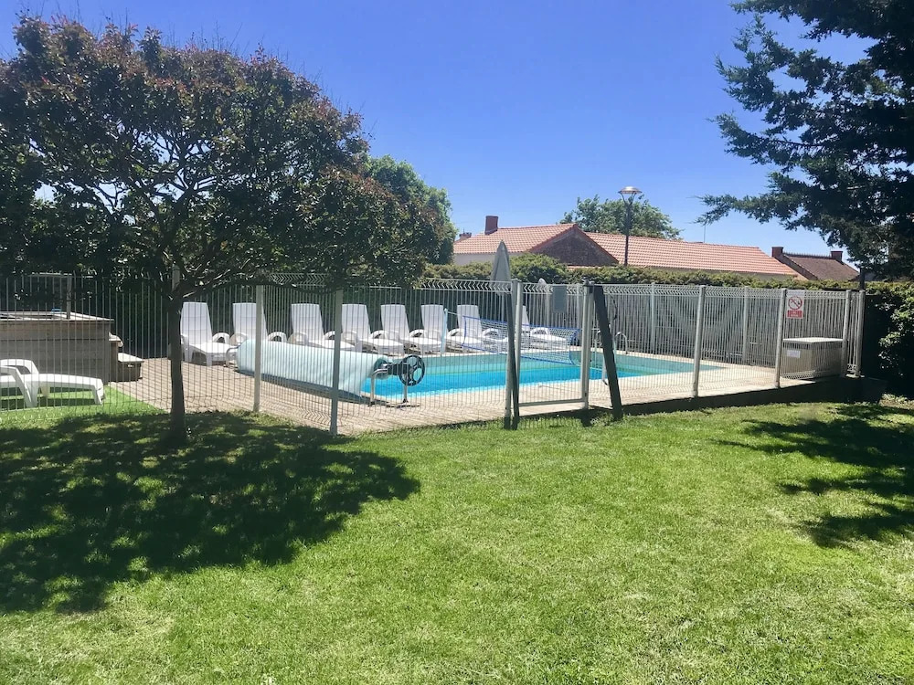 6 Bedrooms, Ideal for Multi-generation Families, 5 Reviews, Near Sandy Beaches