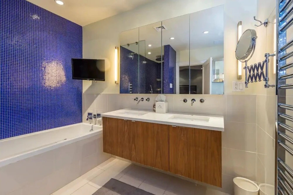 Barstool Sports City Mansion w Roof Deck