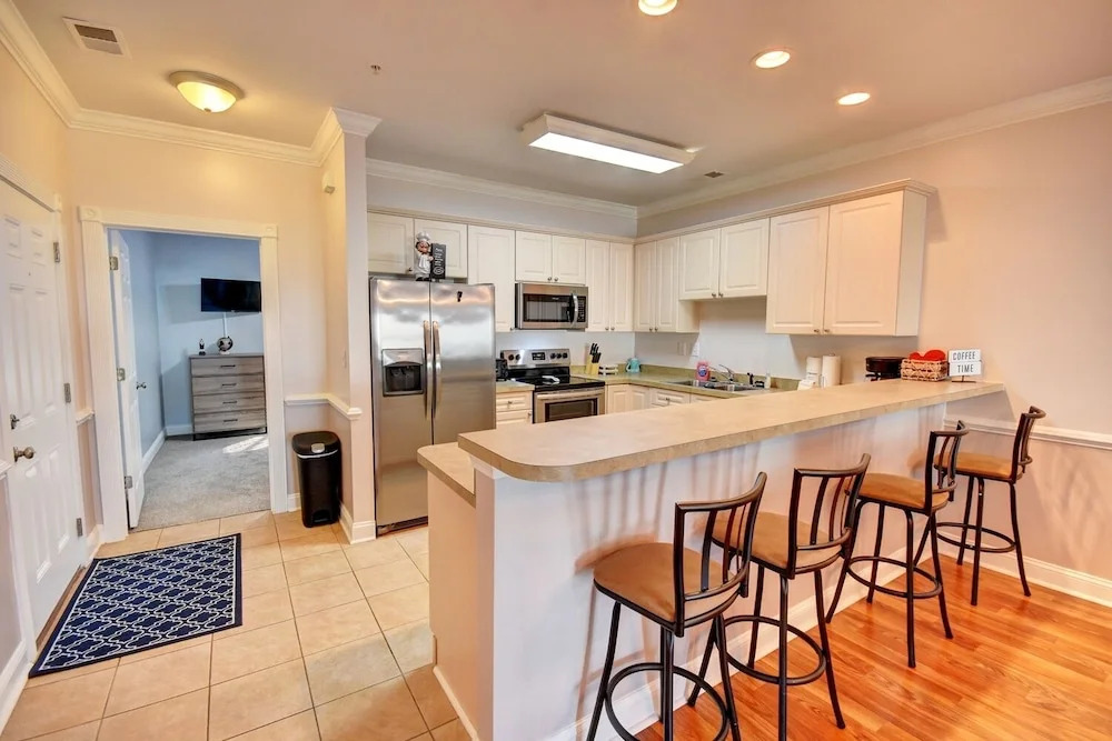 4827 Magnolia Lake Drive, #302 3 Bedroom Condo by RedAwning