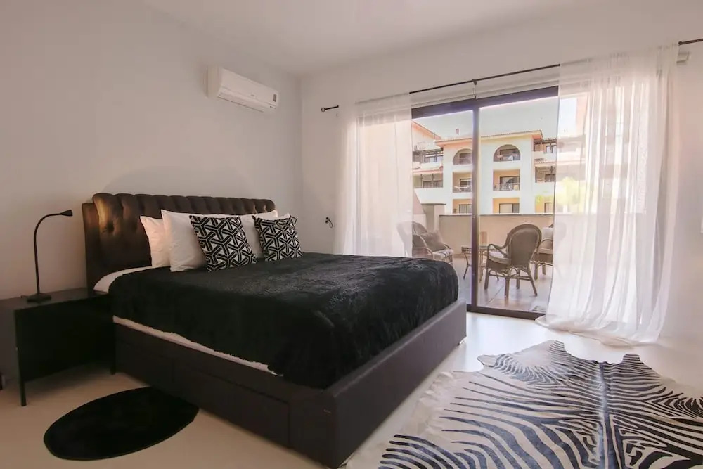 Queens Garden Residence Staycom