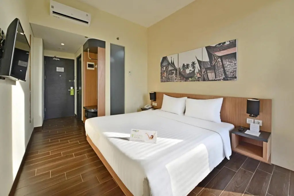 Whiz Prime Hotel Khatib Sulaiman Padang