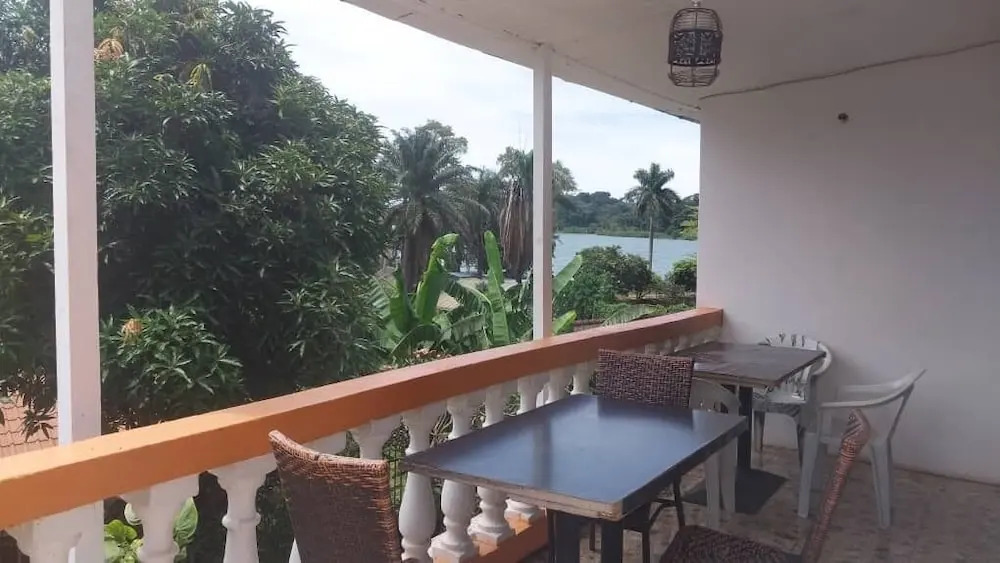 Lakeshore Bed and Breakfast