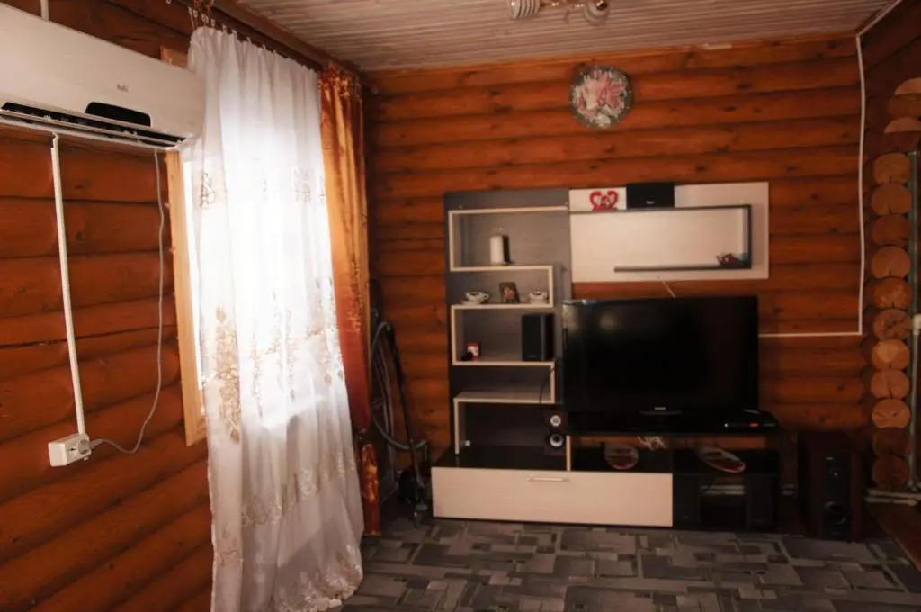 Guest house on Bolnichnyi 11