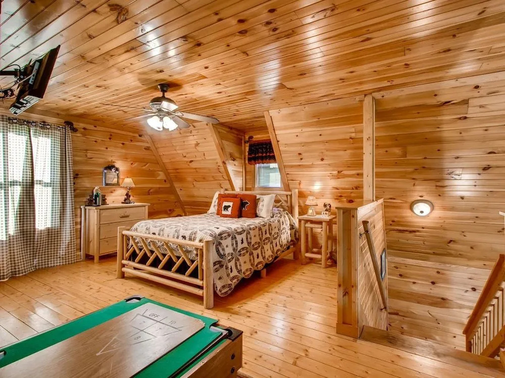 Four Bears Barn 2 Bedrooms 2 Bathrooms Cabin