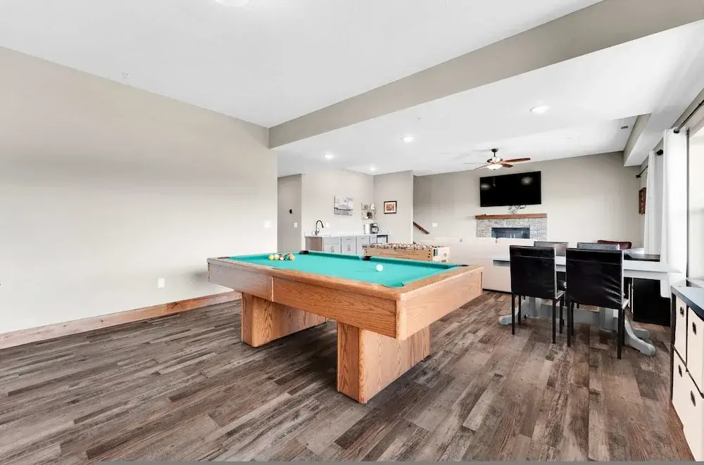 Luxury 7-bedroom Home With Hot Tub Fireplace