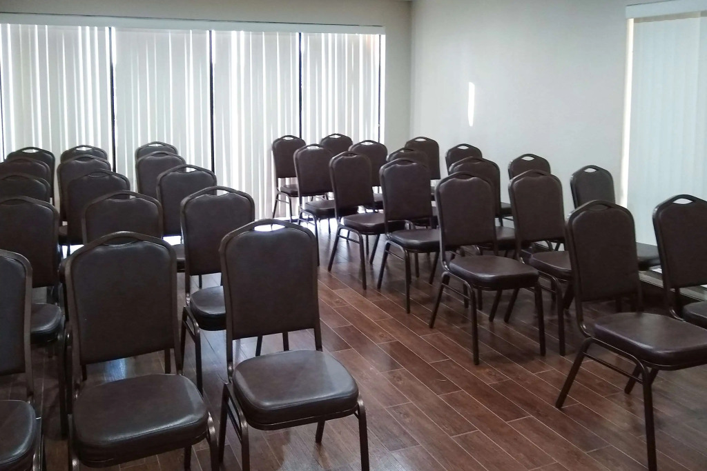 Econo Lodge Inn & Suites West - Energy Corridor