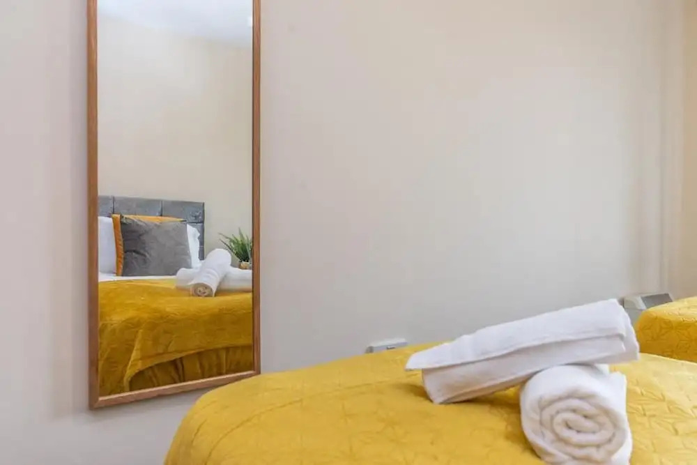 Luxury River Views - 2 Bed Apartment