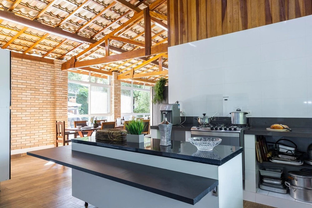 Chácara com Piscina a 40 min de SP