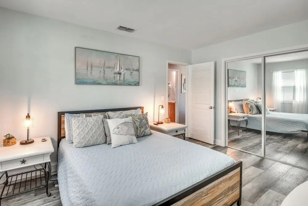 Ormond Beach Getaway, Walk to Coast & Restaurants!
