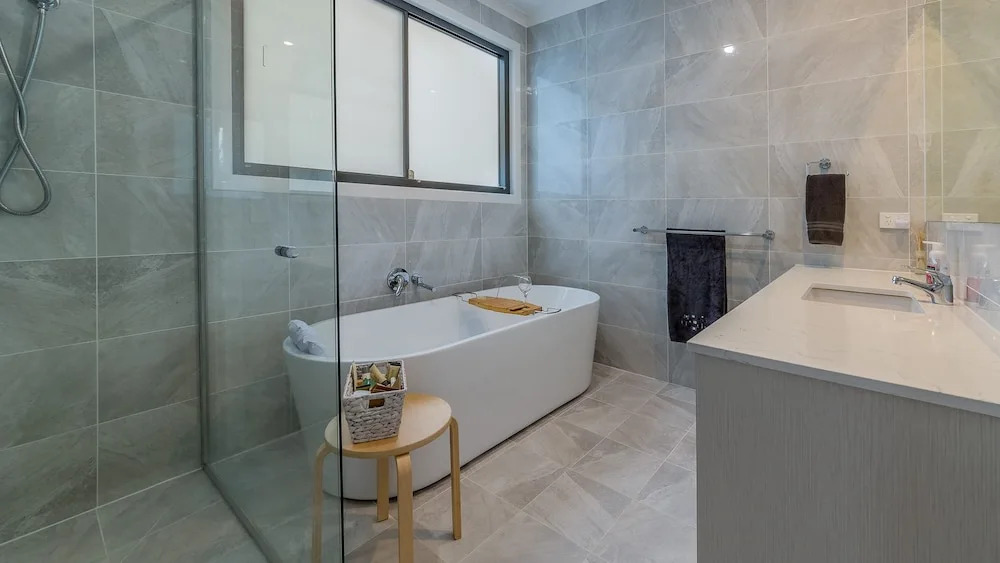 Sweeping Views - Free Wifi & Netflix - PET Friendly