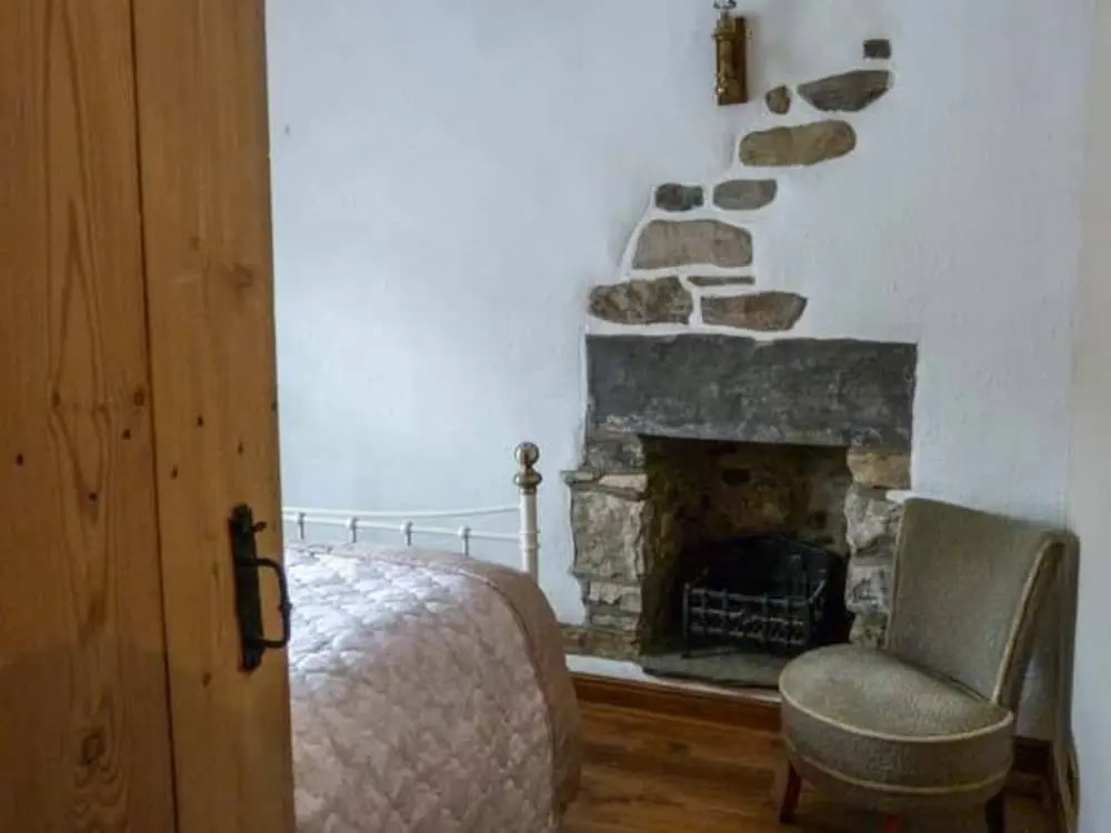 3 Stonebower Cottages