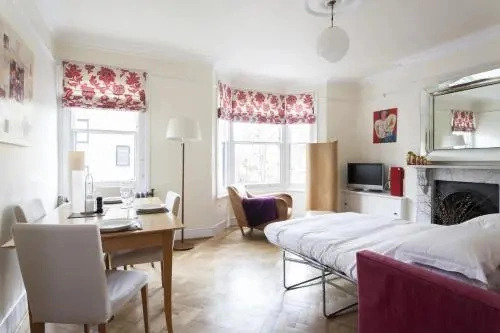York Rise by Onefinestay