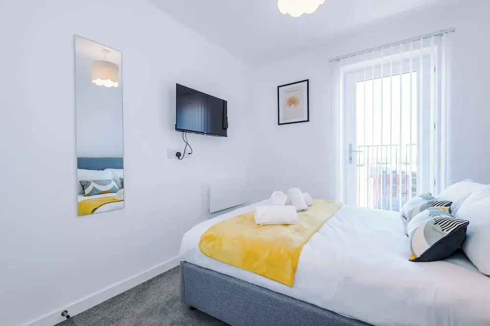 Hilltop Serviced Apartments - Salford