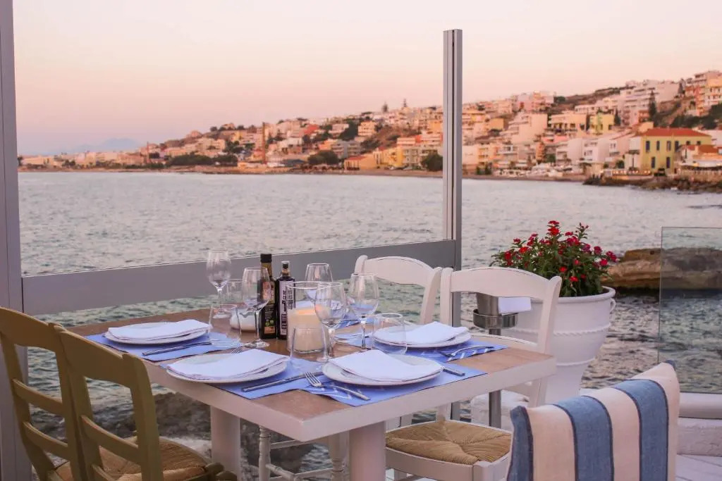 Cavo Seaside Suites