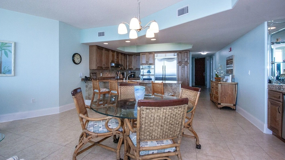Three Bedroom Unit Overlooking the Gulf - Unit Crb1113