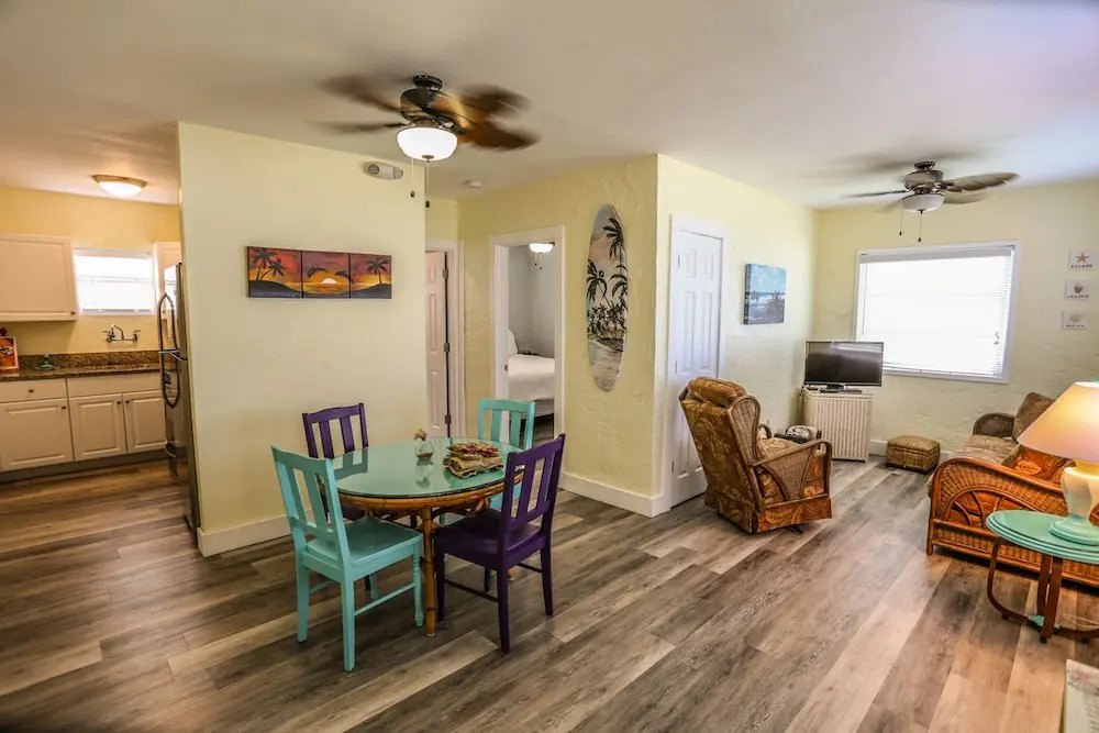 127 Delmar
