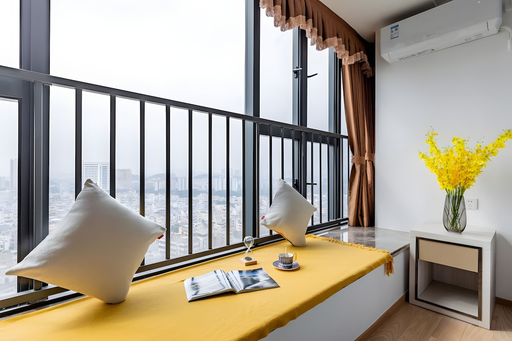 Yazhi Apartment