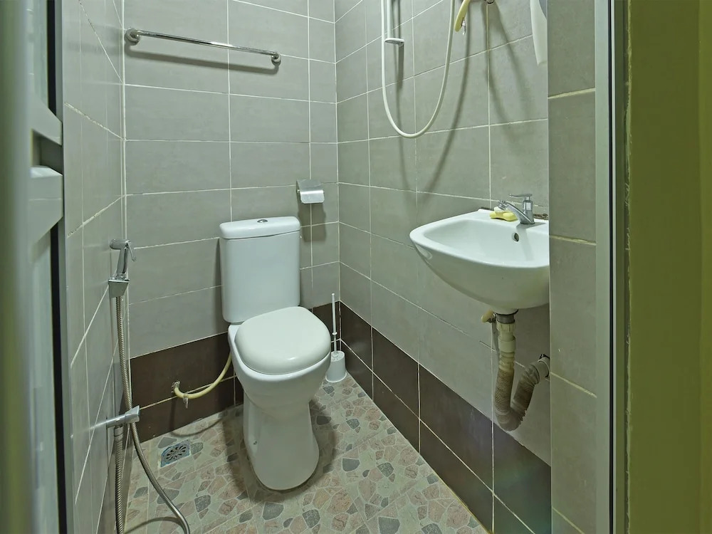 OYO 90703 Hotel Rim Global
