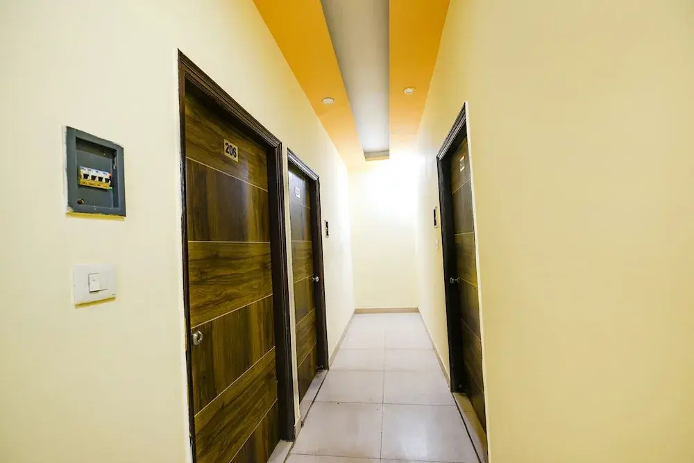 Fabhotel Lake View I