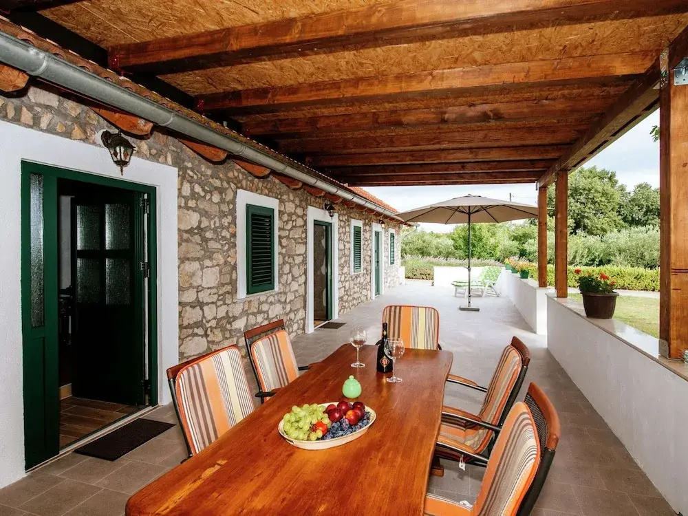 Lovely Holiday Home With Private Infinity Pool