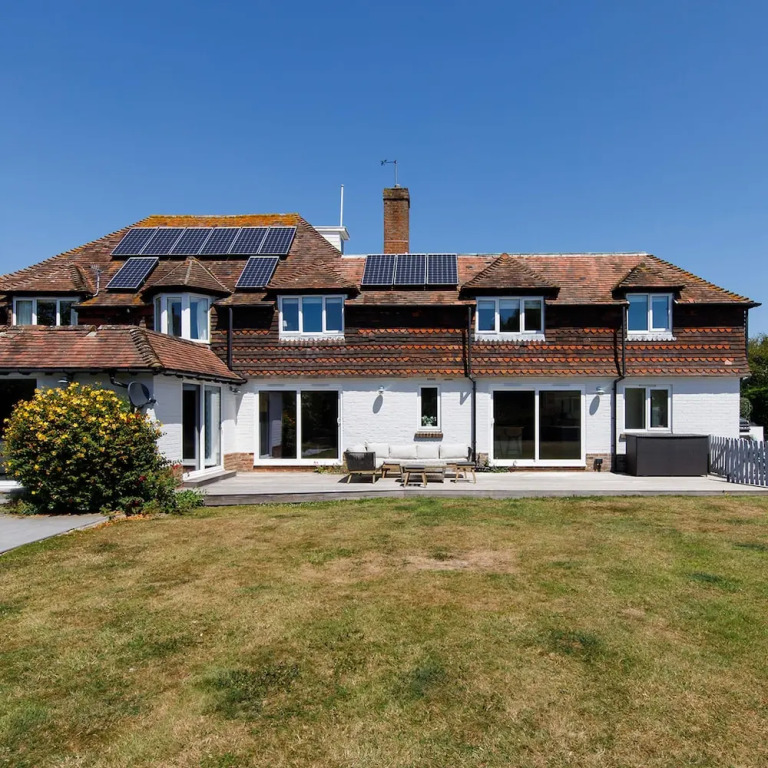 Beach House With Pool in West Wittering