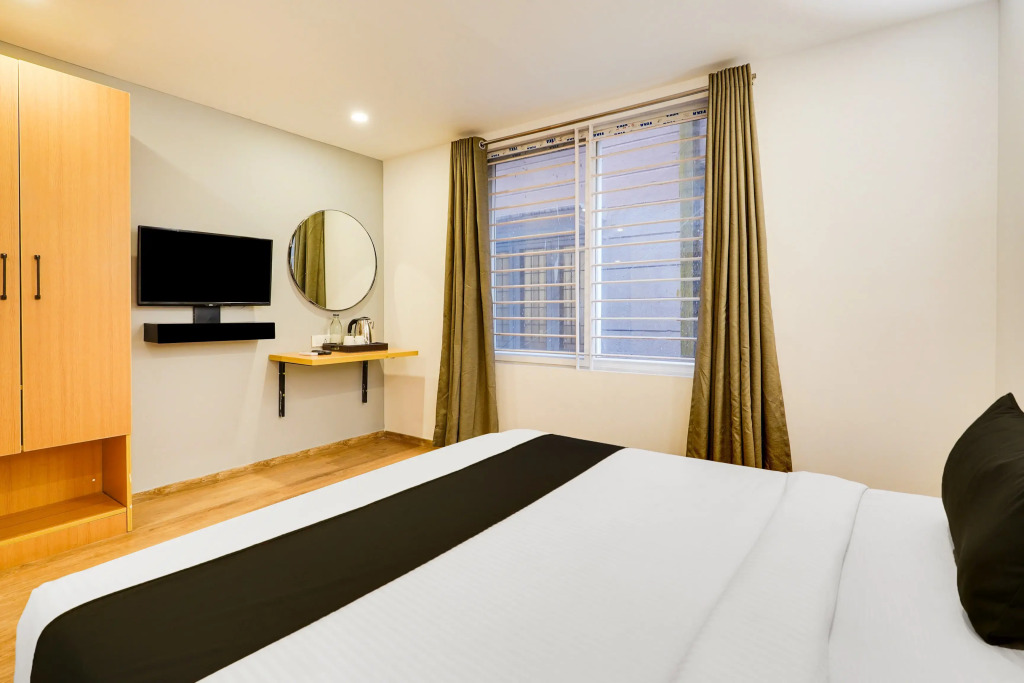 Super Oyo Townhouse Oak Spruce Hotels A2 Indiranagar