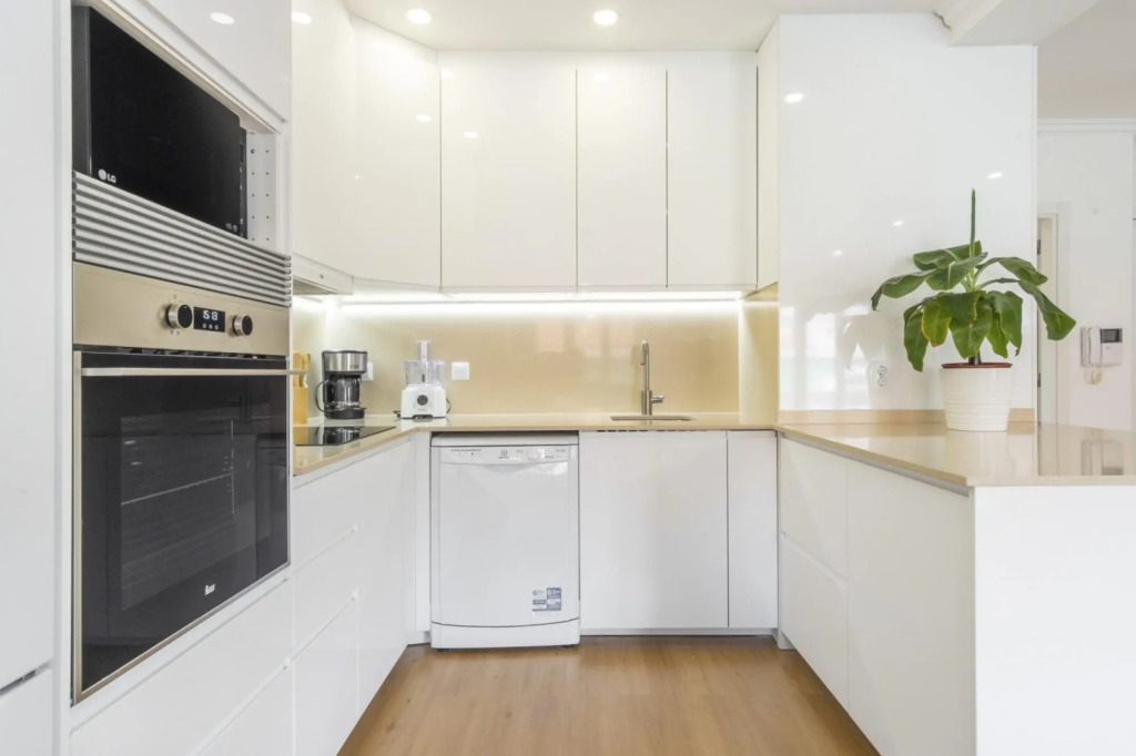LV Premier Amoreiras AM3 Modern Space AC Lift