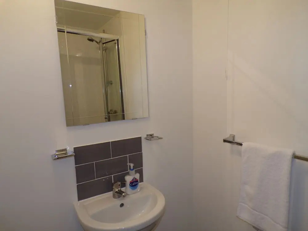 Lakeview Apartments and Rooms