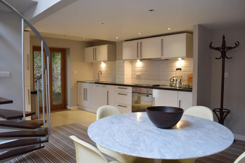 Premium Luxe Spacious 3 Bedroom Apartment West London Perfect for Families and Conctrators
