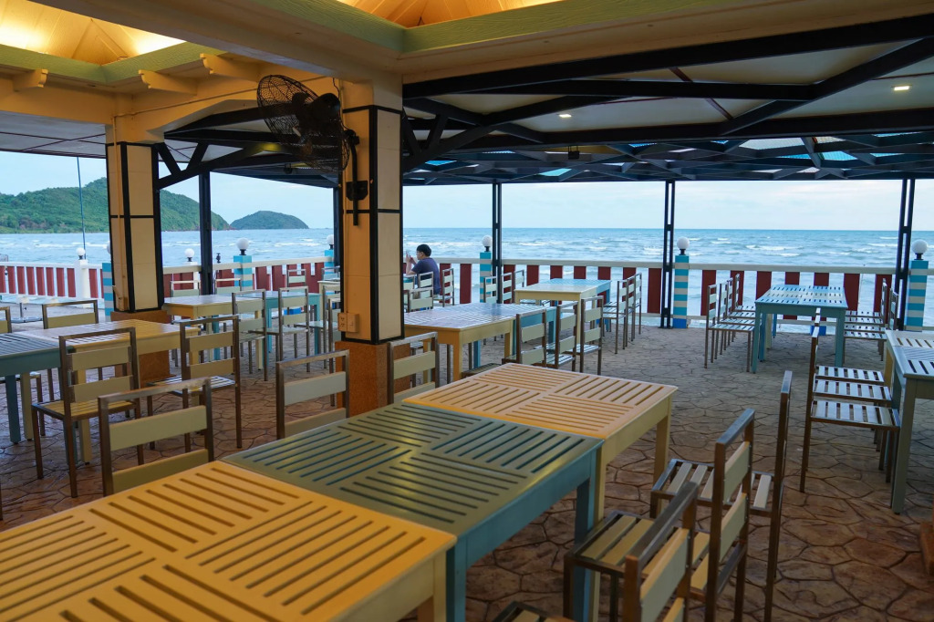 New Travel Beach Hotel & Resort