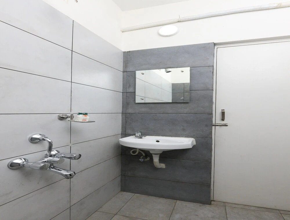 OYO 13536 Hotel Delma