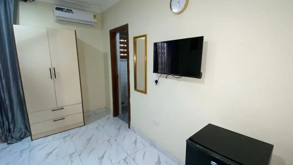 NickJaak Courtyard Rooms