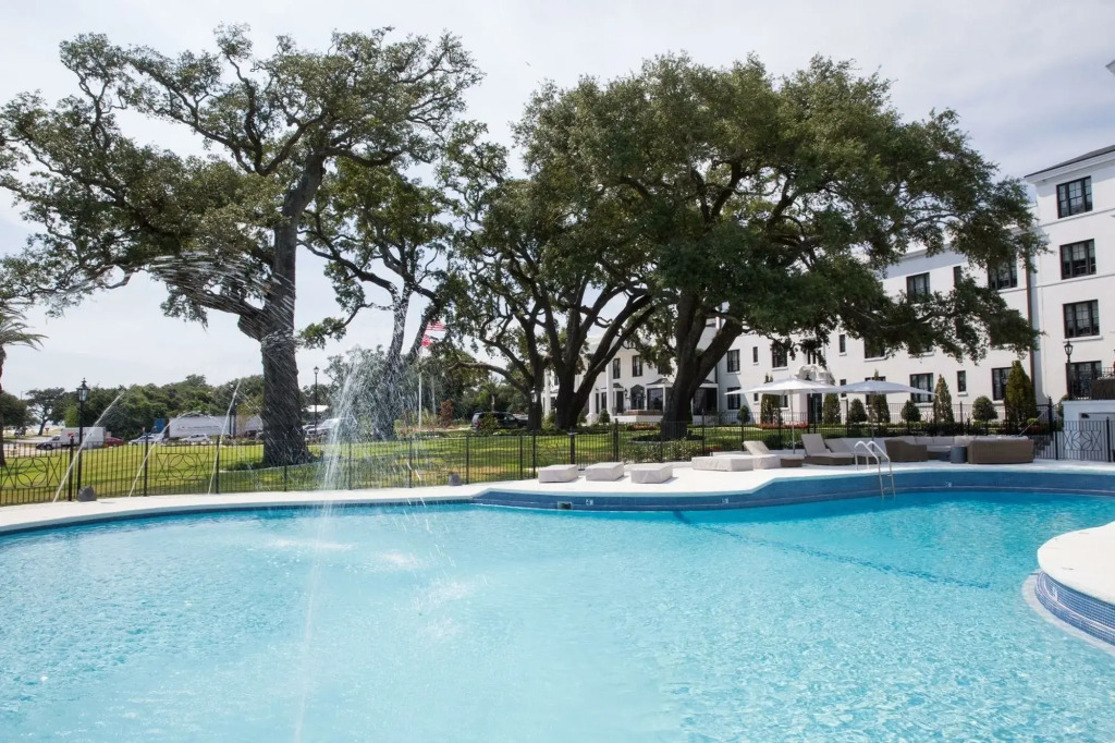 White House Hotel