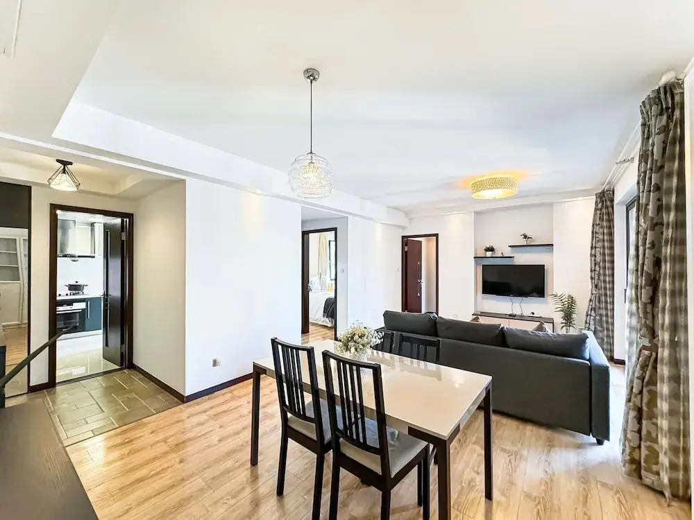 Tyms 2BR 2BA Apt Near MetroCity Line 1 9