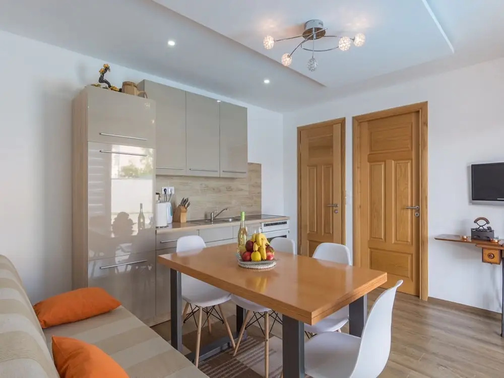 Cozy Holiday Home with Private Swimming Pool, 12 Km Away From Nature Park Vrana