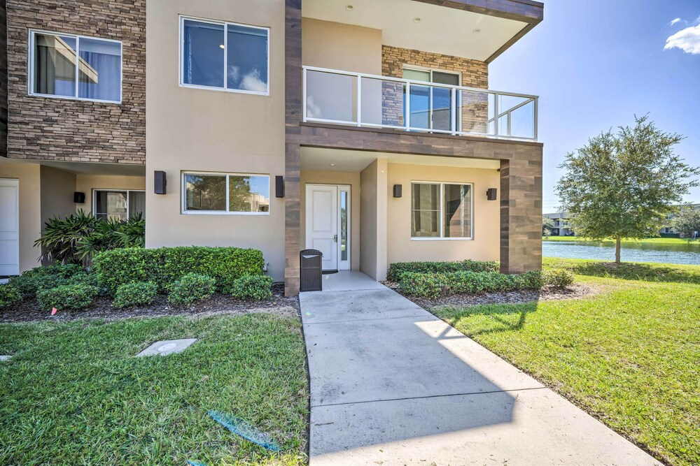 Upscale Townhome Close to Walt Disney World!