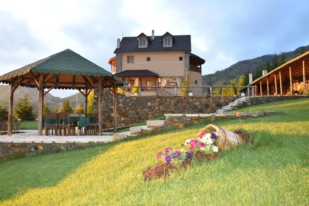 Sofra e Shpatit Hotel