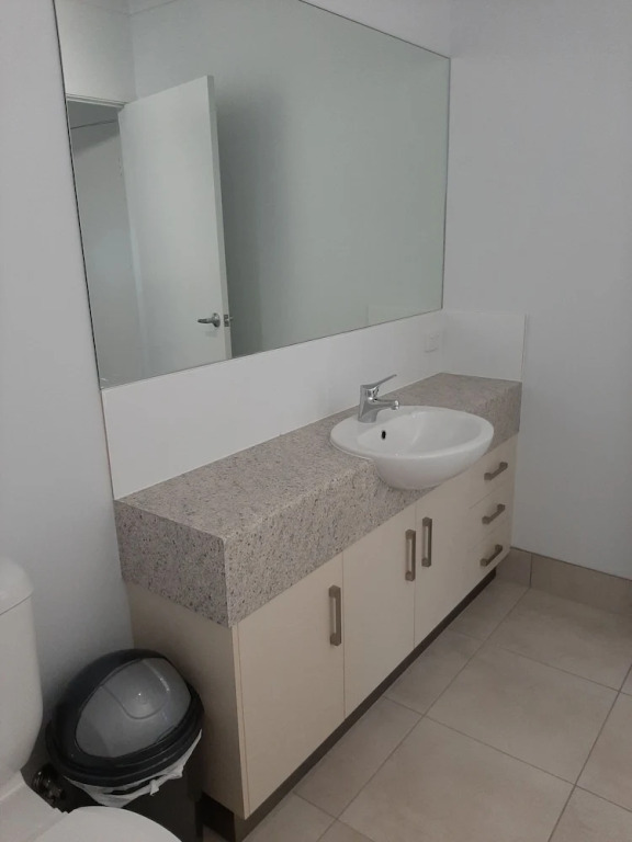 Cozy Room with Separate Entrance and Ensuit Bathroom