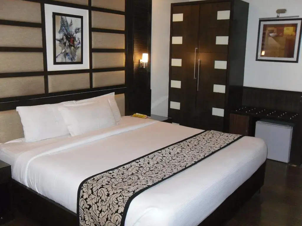 Karon Hotel - Lajpat Nagar