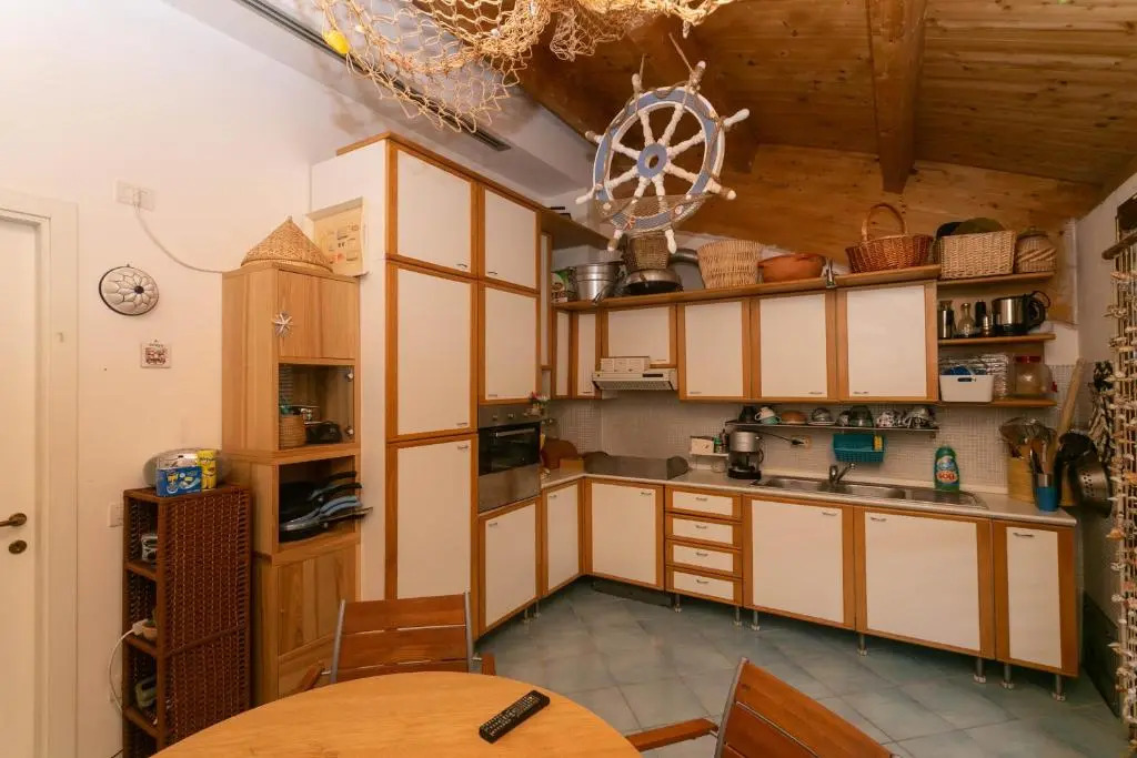 N233 - Numana, bilocale in residence con piscina