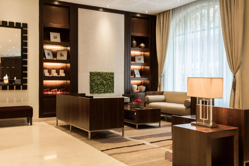 Отель Le Grand Hotel Cayre
