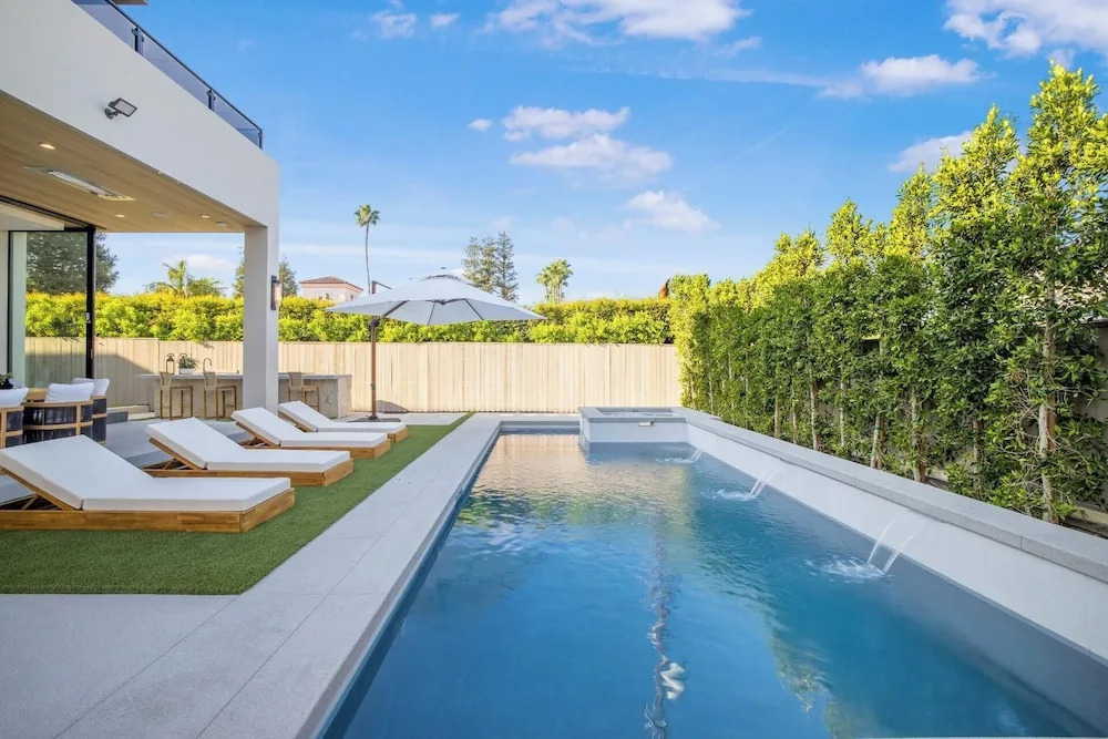 Amestoy Modern: Stunning 4BR Estate With Theater & Gym