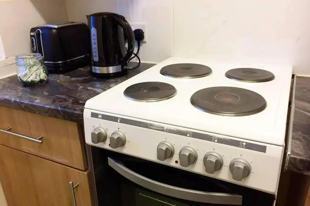 Modern 1 Bed Apartment - Leafy Chorlton Suburbs