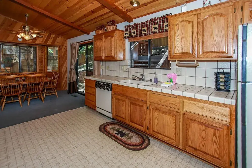 1867- Diamond Houzz 3 Bedroom Home by Redawning