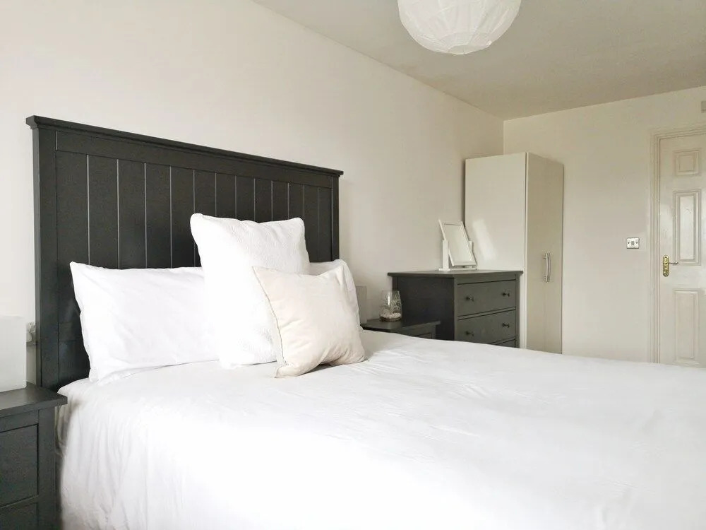 Bright & Modern 2BR Apartment Parking