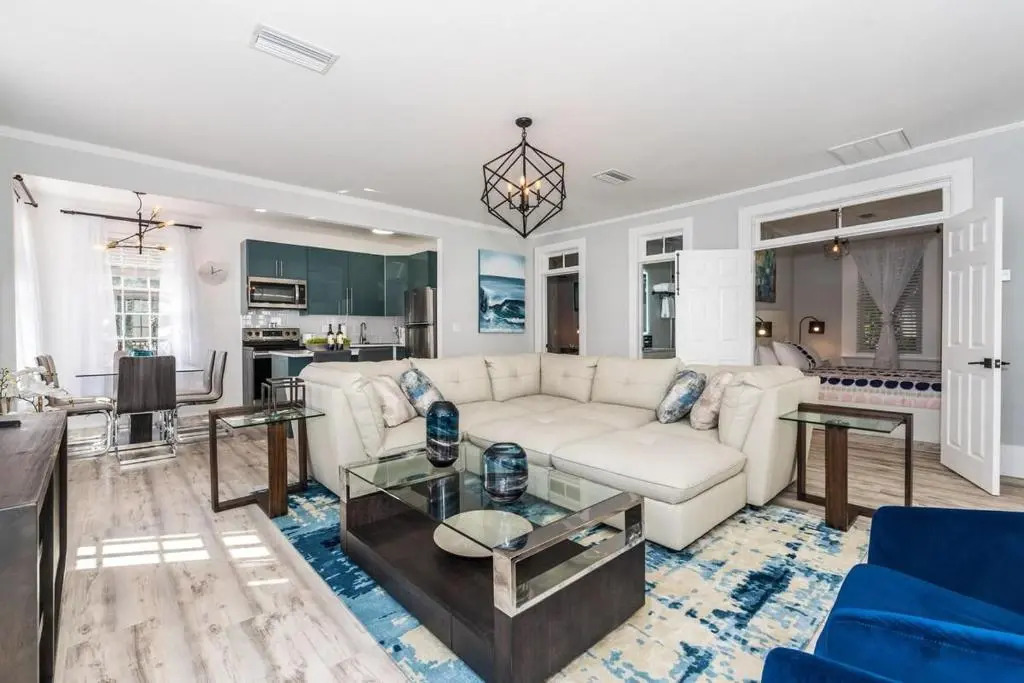 20 Hypolita - Luxury Downtown Apartment