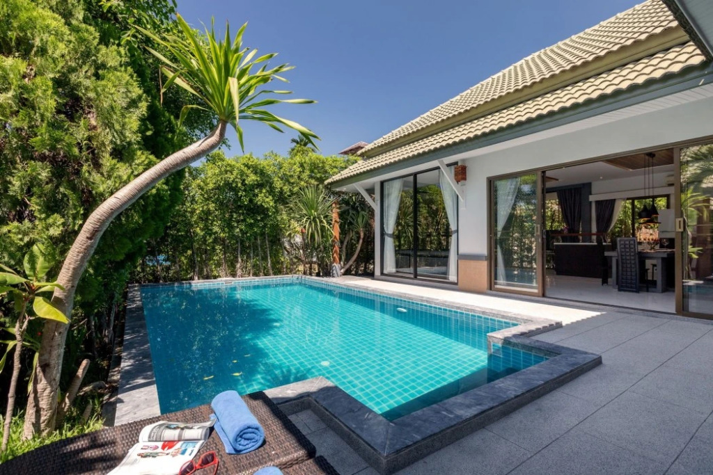 Karon Beach Pool Villa - Sha Extra Plus