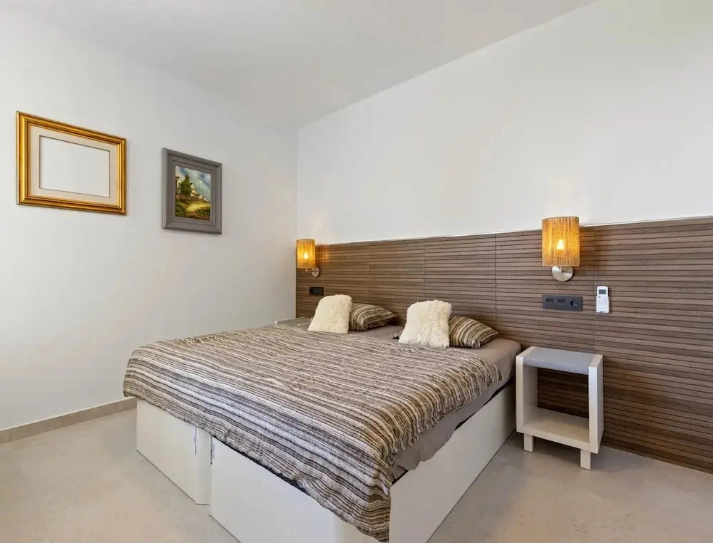 Sunny Apartment Near Playamar Beach