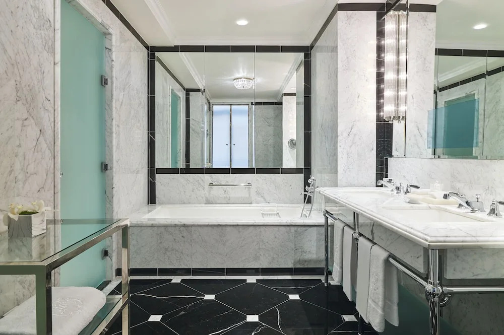 5th & 55th Residence Club